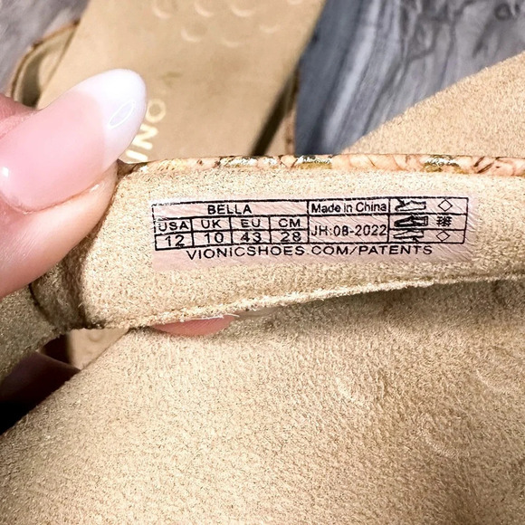 NWOT Vionic Bella Toe Post Sandals - Gold Cork - Picture 7 of 7